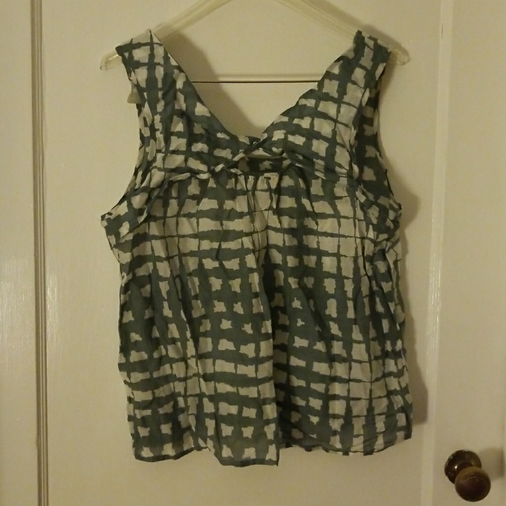 Top - Picture 2 of 2
